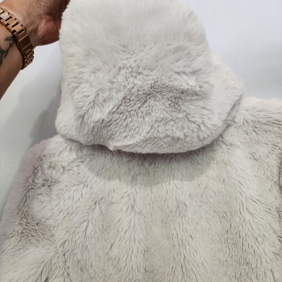 BNWOT UNDERARMOUR Sherpa furry jacket size ylg - Picture 3 of 8